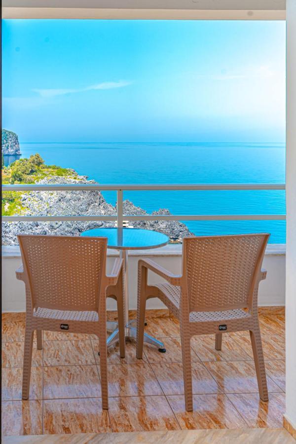 The Life Suites Limnionas  Bagian luar foto