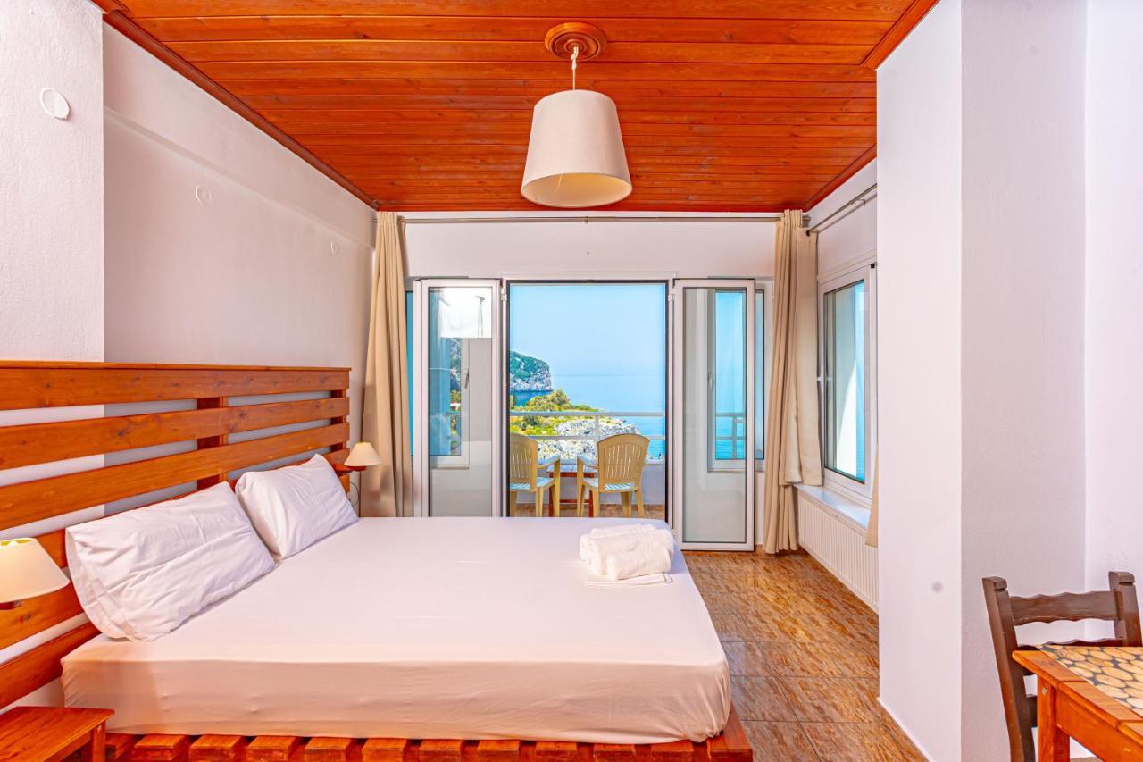 The Life Suites Limnionas  Bagian luar foto