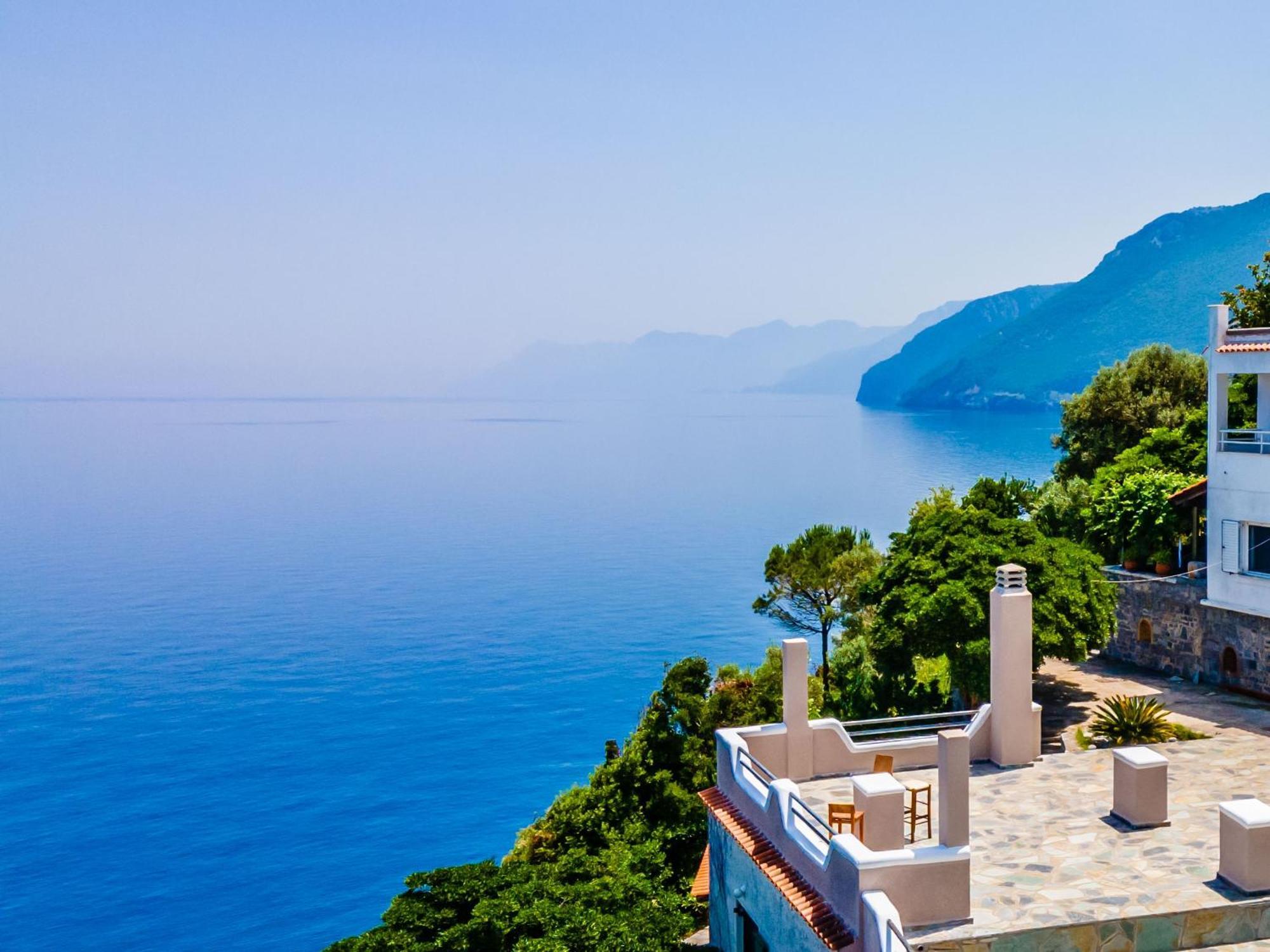 The Life Suites Limnionas  Bagian luar foto